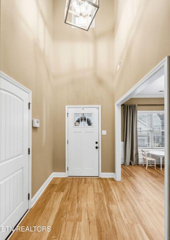 1230 Peake Lane, Knoxville, TN 37922