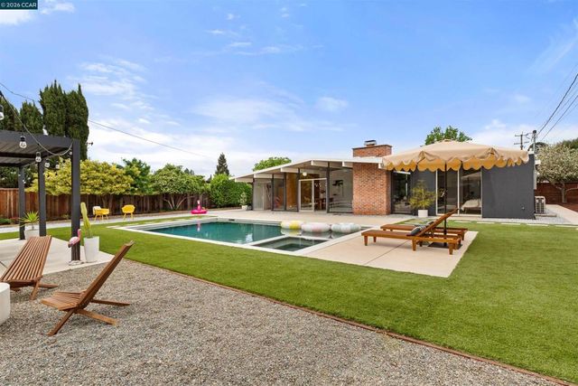 3772 Gainsborough Dr, Concord, CA 94518