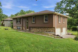 1003 N Garner Street, Richmond, MO 64085