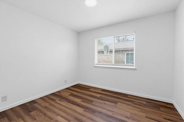 114 Loryn DR, Hutto, TX 78634