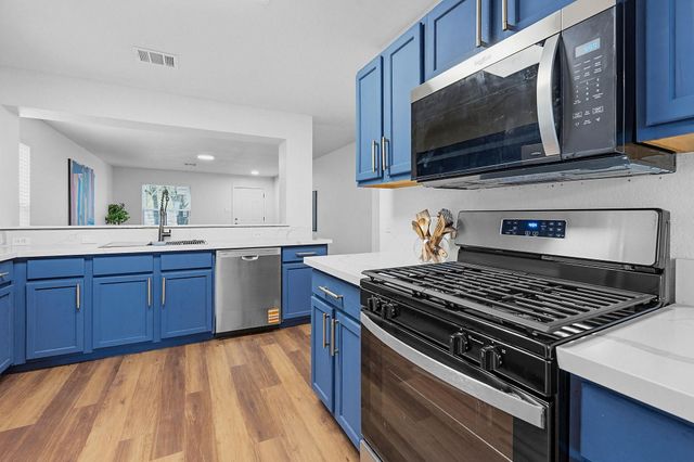114 Loryn DR, Hutto, TX 78634