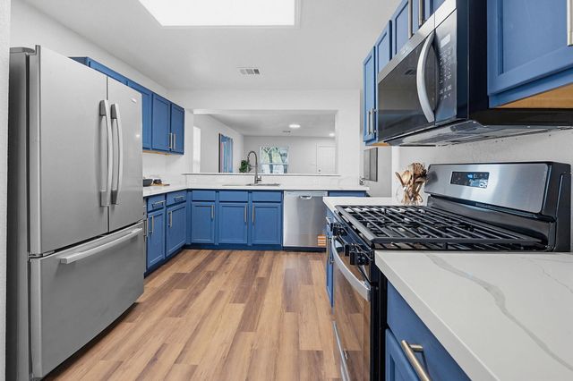 114 Loryn DR, Hutto, TX 78634
