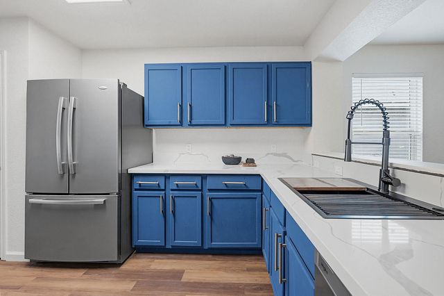 114 Loryn DR, Hutto, TX 78634