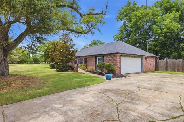 728 Jefferson Drive, Lake Charles, LA 70605