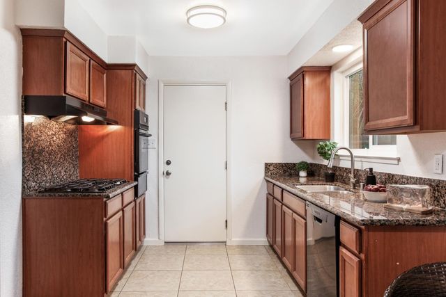 2213 Warrenton Dr, Rancho Cordova, CA 95670