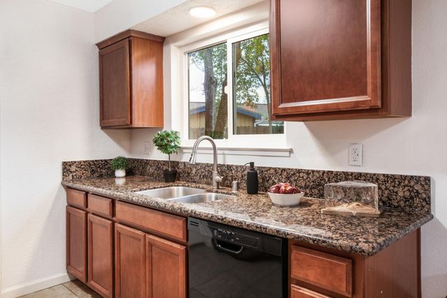 2213 Warrenton Dr, Rancho Cordova, CA 95670