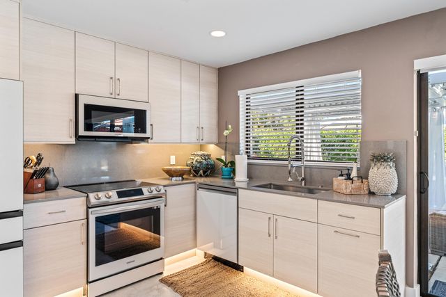 3605 S Lake Drive, Boynton Beach, FL 33435