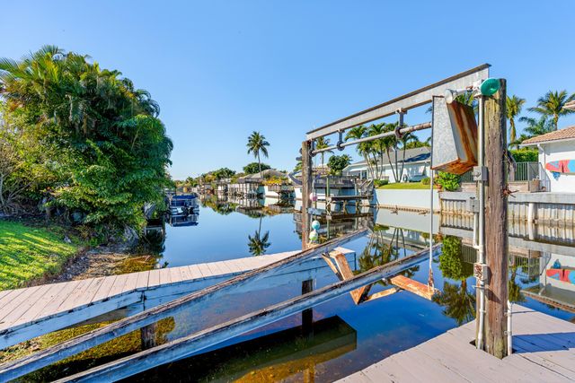 3605 S Lake Drive, Boynton Beach, FL 33435