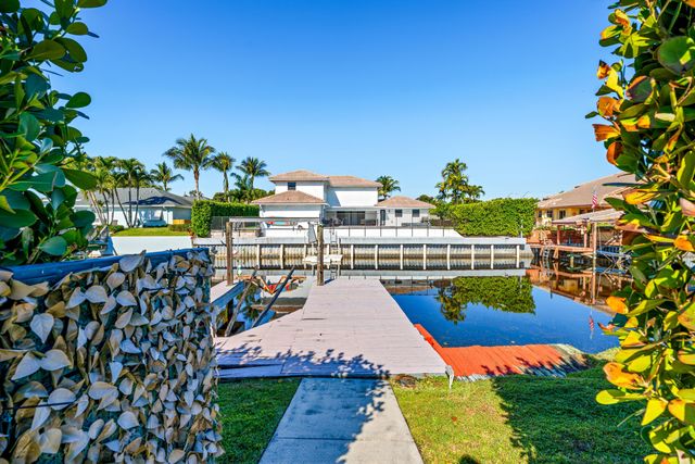 3605 S Lake Drive, Boynton Beach, FL 33435