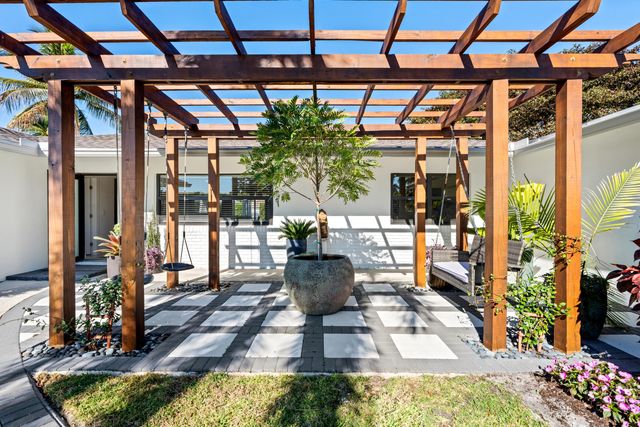 3605 S Lake Drive, Boynton Beach, FL 33435