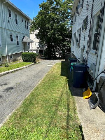 16 Colonial Ave 1, Newton, MA 02460