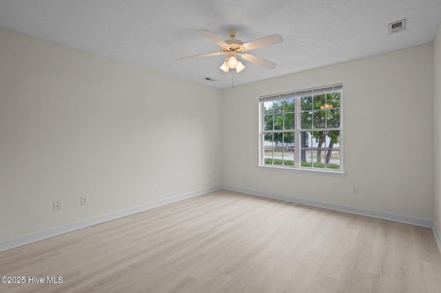 123 NE 6th Street, Oak Island, NC 28465