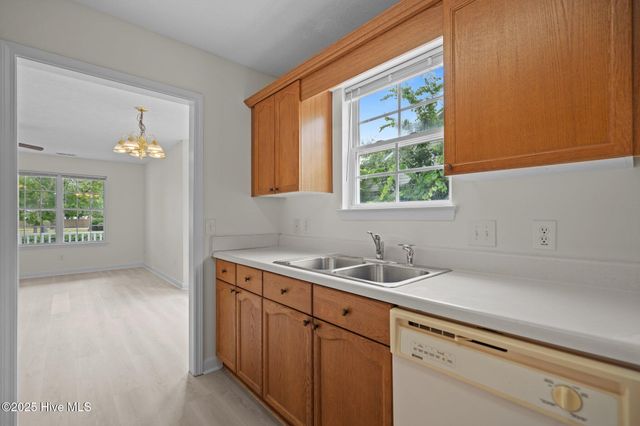 123 NE 6th Street, Oak Island, NC 28465