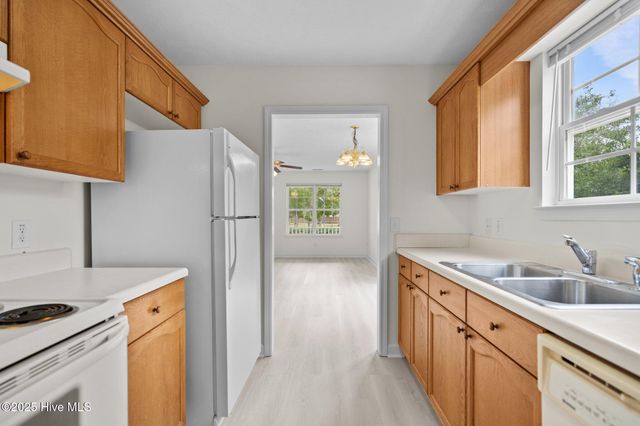 123 NE 6th Street, Oak Island, NC 28465