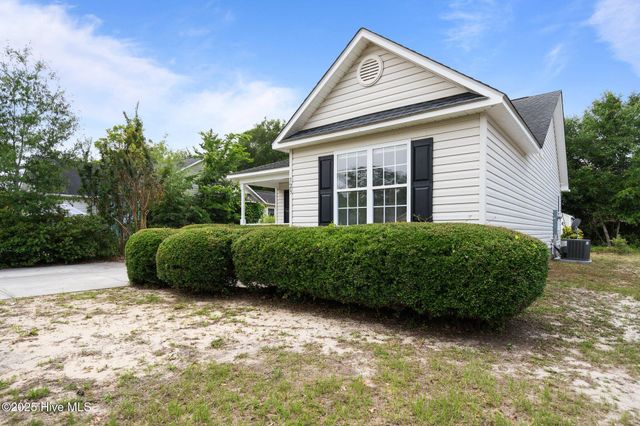 123 NE 6th Street, Oak Island, NC 28465