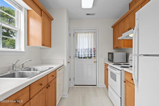 123 NE 6th Street, Oak Island, NC 28465