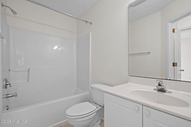 123 NE 6th Street, Oak Island, NC 28465