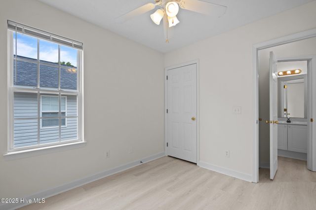 123 NE 6th Street, Oak Island, NC 28465