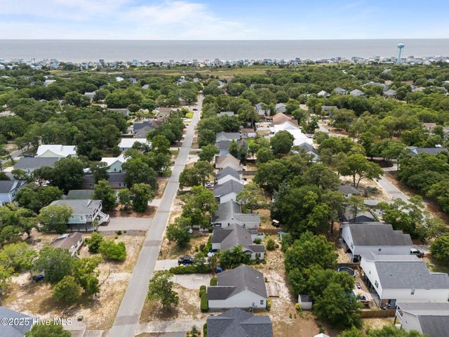 123 NE 6th Street, Oak Island, NC 28465