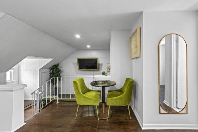 4 PARKSIDE LANE, Bayonne, NJ 07002