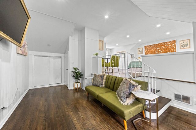 4 PARKSIDE LANE, Bayonne, NJ 07002