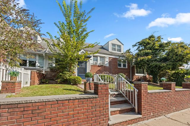 4 PARKSIDE LANE, Bayonne, NJ 07002