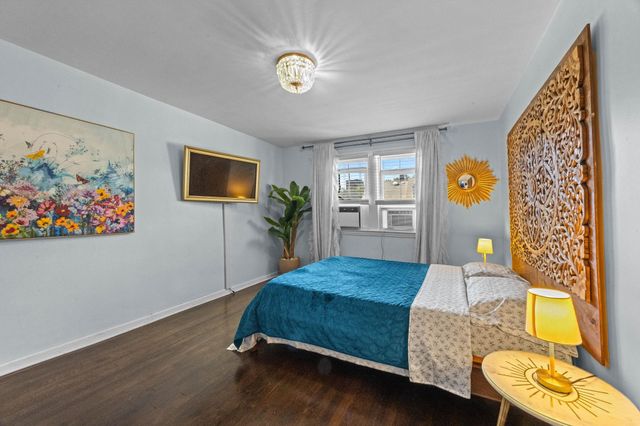 4 PARKSIDE LANE, Bayonne, NJ 07002