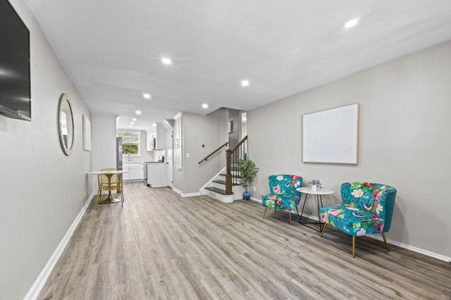 4 PARKSIDE LANE, Bayonne, NJ 07002