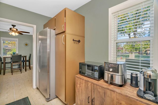 100 S Midland Avenue, Joliet, IL 60436