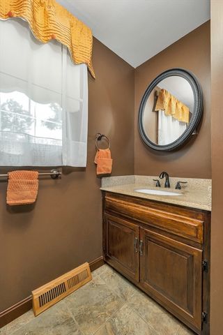 160 Pelczar Rd, Dracut, MA 01826
