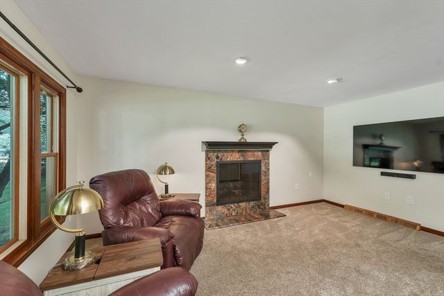 160 Pelczar Rd, Dracut, MA 01826