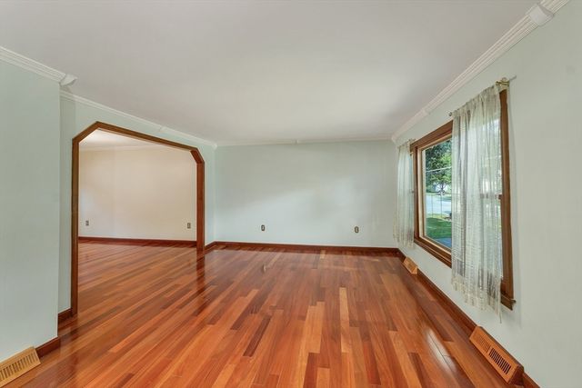 160 Pelczar Rd, Dracut, MA 01826