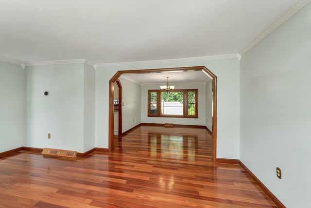 160 Pelczar Rd, Dracut, MA 01826