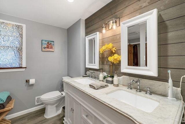160 Pelczar Rd, Dracut, MA 01826