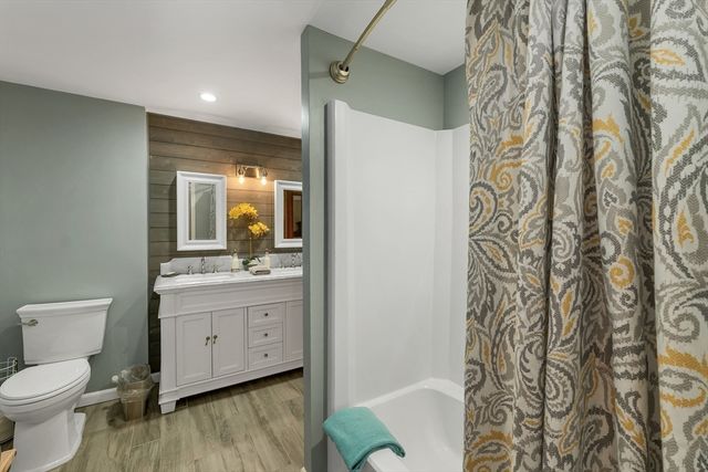 160 Pelczar Rd, Dracut, MA 01826