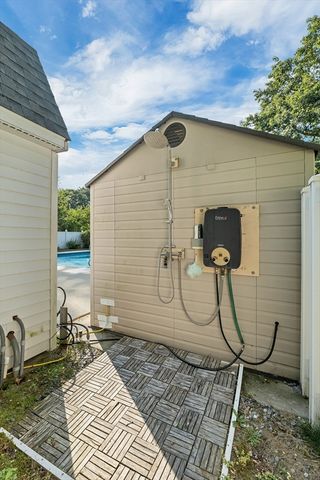 160 Pelczar Rd, Dracut, MA 01826