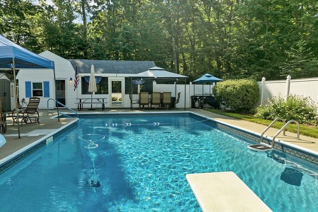 160 Pelczar Rd, Dracut, MA 01826