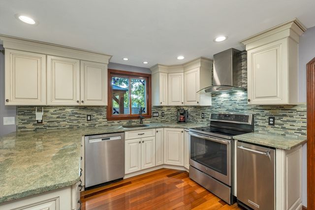 160 Pelczar Rd, Dracut, MA 01826