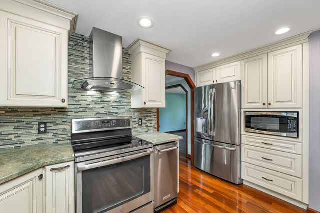 160 Pelczar Rd, Dracut, MA 01826