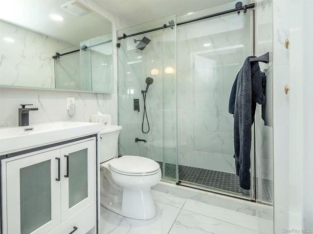139-87 35th Avenue 4B, Flushing, NY 11354