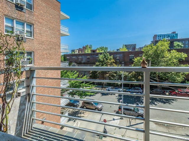 139-87 35th Avenue 4B, Flushing, NY 11354