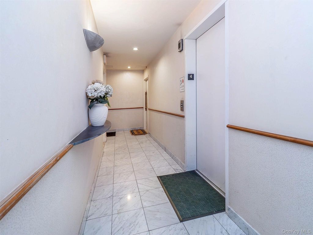 139-87 35th Avenue 4B, Flushing, NY 11354 — photo 4