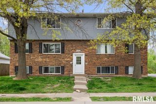 3536 HEATHERTON Drive, Davenport, IA 52804