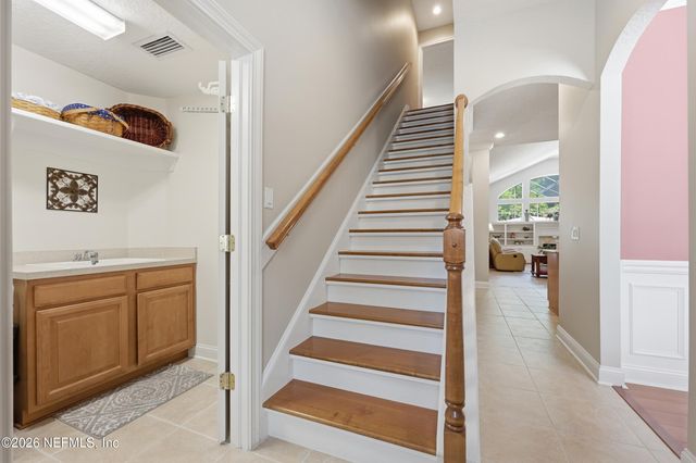 376 N LOMBARDY Loop, St. Johns, FL 32259