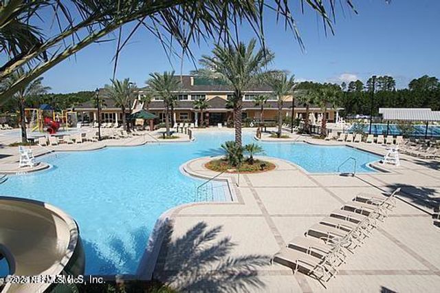 376 N LOMBARDY Loop, St. Johns, FL 32259