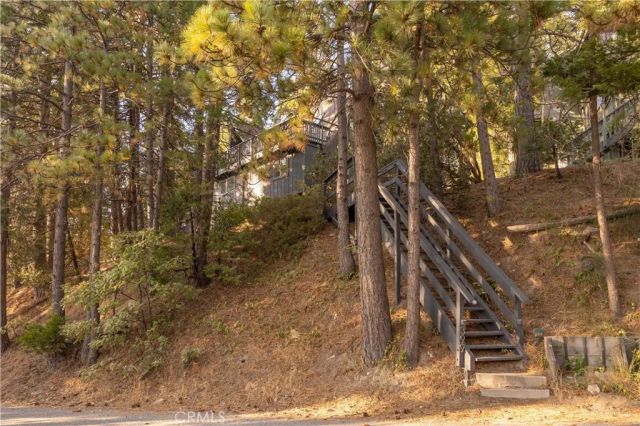 399 Rainier Road, Lake Arrowhead, CA 92352