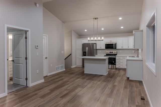 3246 36th Avenue S, Moorhead, MN 56560