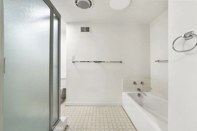 4809 Queen Victoria Road, Woodland Hills, CA 91364