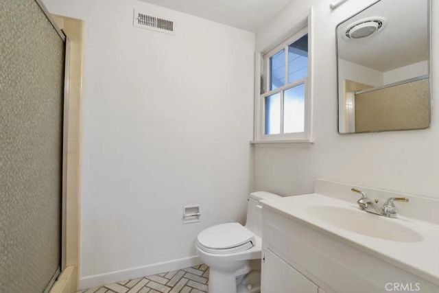 4809 Queen Victoria Road, Woodland Hills, CA 91364