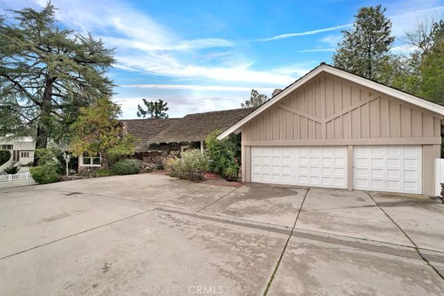 4809 Queen Victoria Road, Woodland Hills, CA 91364